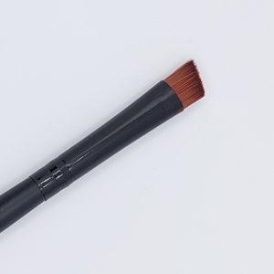pinceau sourcils biseauté